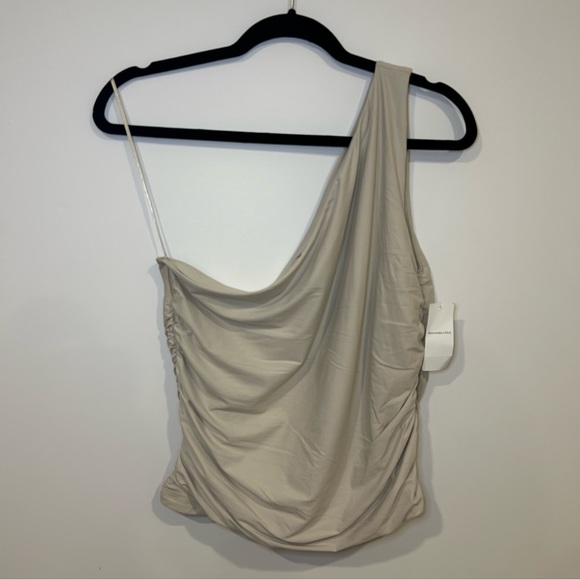 ABERCROMBIE & FITCH Soft Matte Seamless Asymmetrical Ruched Top - Picture 3 of 10